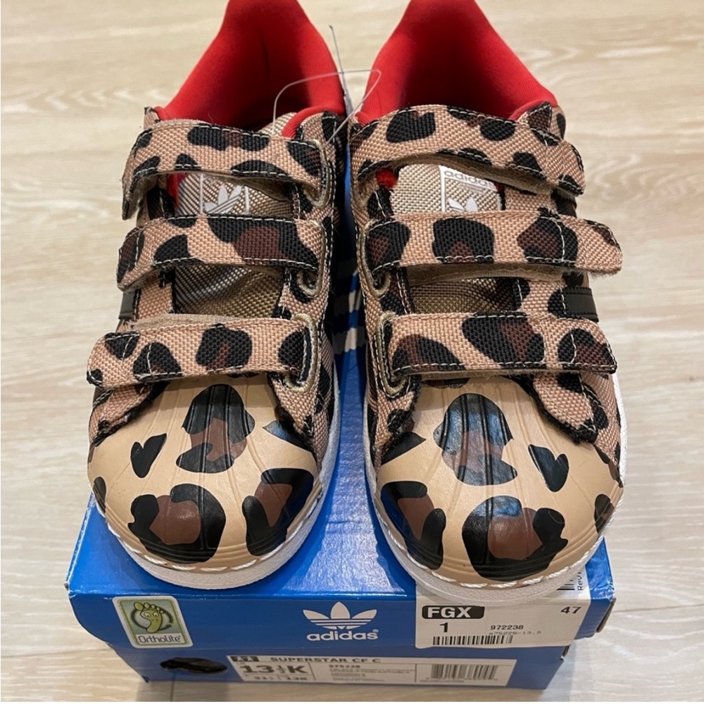 Adidas cheetah kids shoe